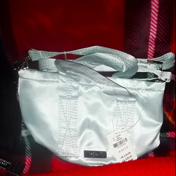 Vs/pink accessory bundle - Picture 3 of 7